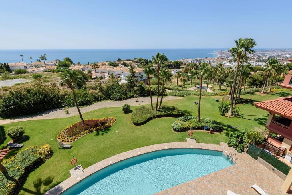 Benalmadena Luxury Apartment Bagian luar foto