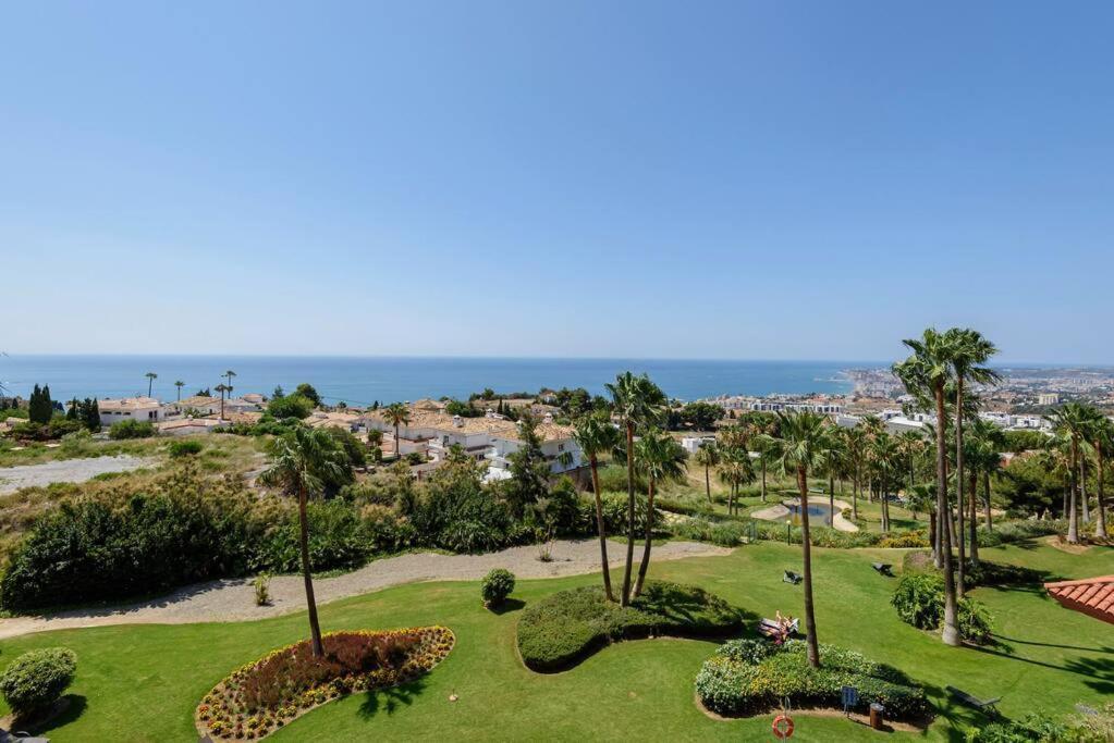 Benalmadena Luxury Apartment Bagian luar foto